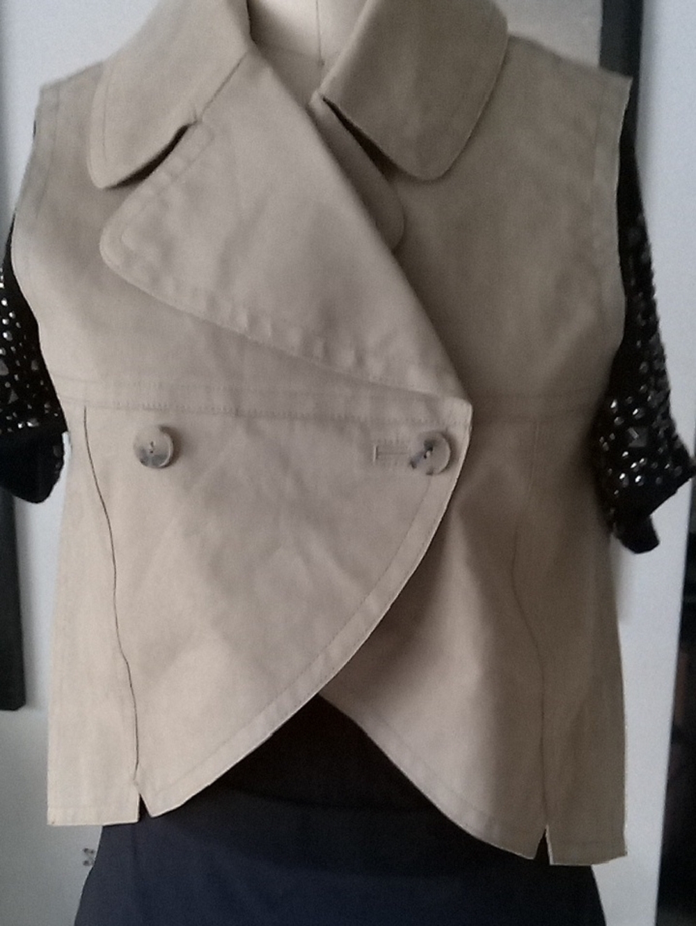 Alexander Wang Tan Double-Breasted Sleeveless Vest - Picture 2 of 3